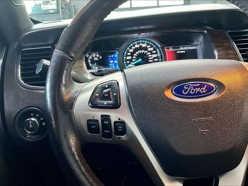Used 2018 Ford Taurus Limited FWD image 10