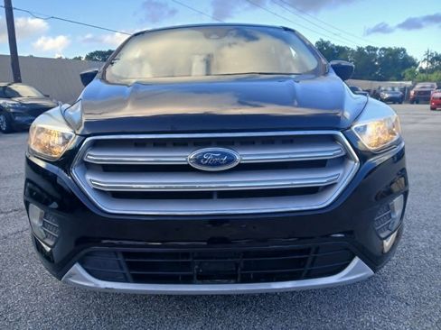 Used 2019 Ford Escape SE w/ Ford Safe & Smart Package AWD/4WD image 2