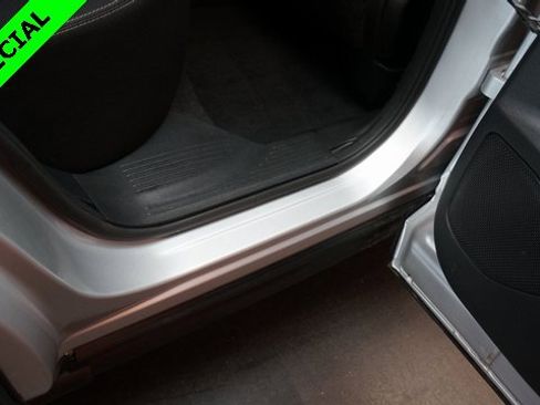 Used 2022 Nissan Rogue SV image 47