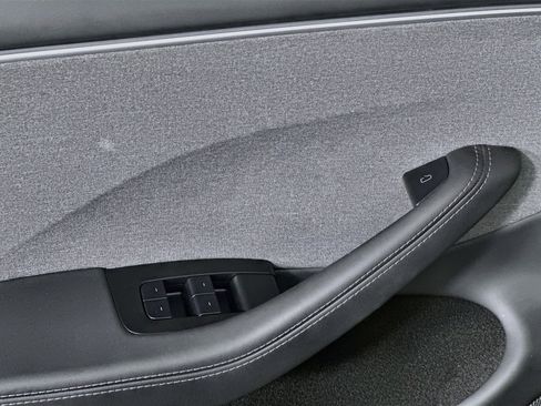 Used 2025 Tesla Model 3 Long Range RWD image 15