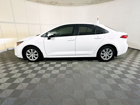 Certified 2025 Toyota Corolla LE FWD image 6