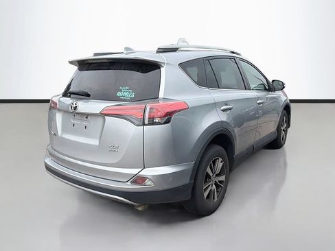 Used 2017 Toyota RAV4 XLE AWD/4WD image 9