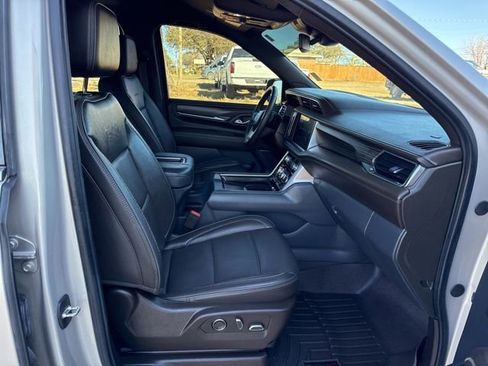 Used 2024 GMC Yukon Denali image 11
