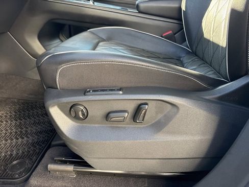 Used 2024 Volkswagen Atlas SEL Premium R-Line image 30