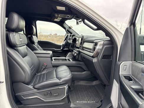 Certified 2025 Ford F350 Platinum image 29