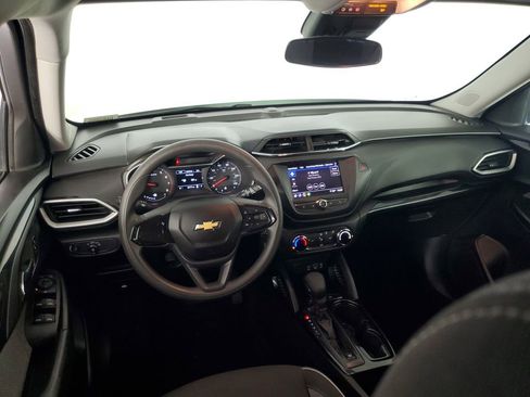 Used 2023 Chevrolet TrailBlazer LS w/ LPO, Blackout Package FWD image 15