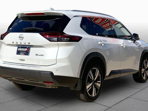 Used 2025 Nissan Rogue SL w/ SL Premium Package AWD/4WD image 12