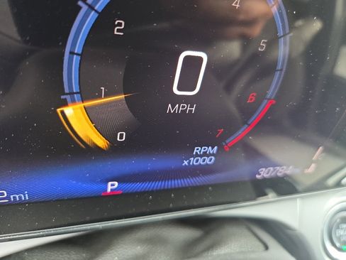 Used 2025 Chevrolet Trax LT FWD image 2