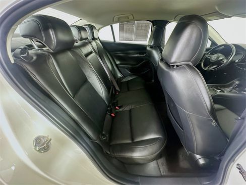 Used 2021 MAZDA MAZDA3 s image 10