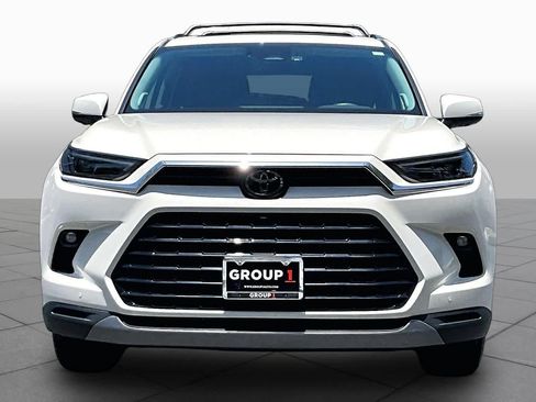Used 2024 Toyota Grand Highlander FWD image 4