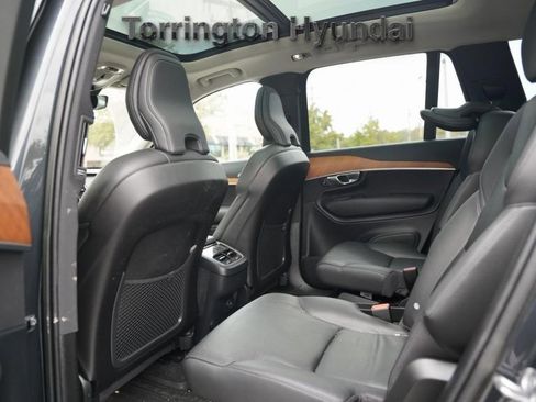 Used 2022 Volvo XC90 T6 Momentum w/ Advanced Package image 16
