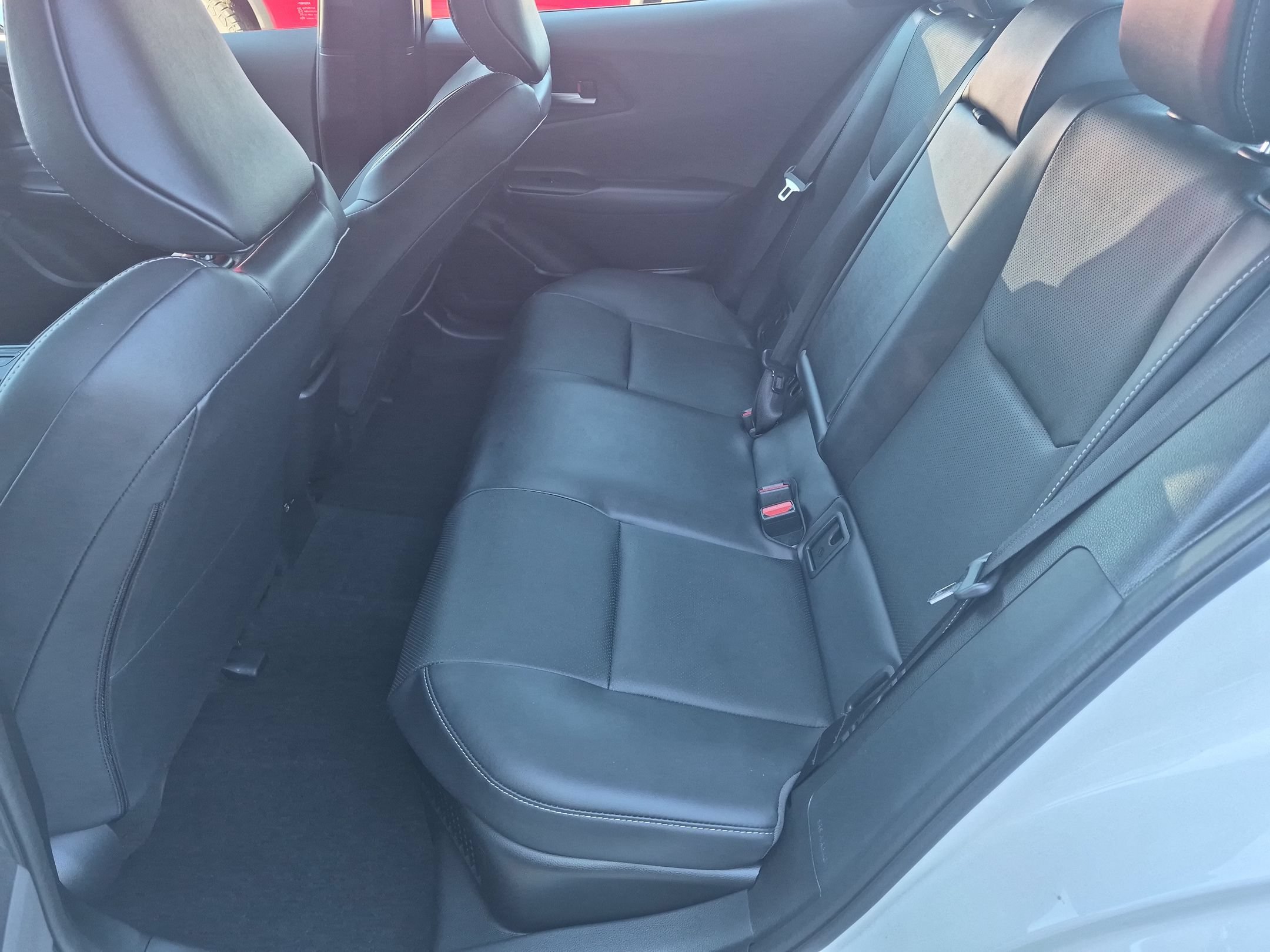 Used 2025 Toyota Prius XLE AWD/4WD image 23