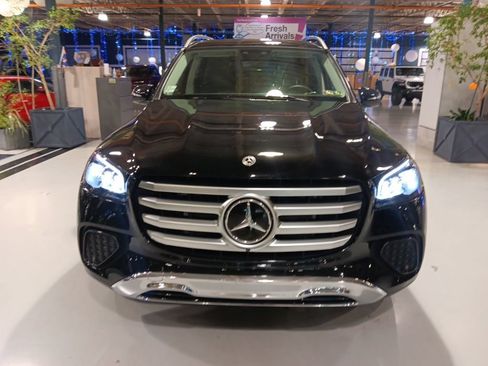 Used 2026 Mercedes-Benz GLS 450 4MATIC image 9