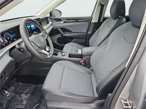 Certified 2026 Volkswagen Tiguan SE AWD/4WD image 31