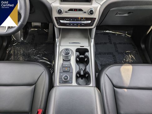 Certified 2023 Ford Explorer XLT w/ Equipment Group 202A AWD/4WD image 25