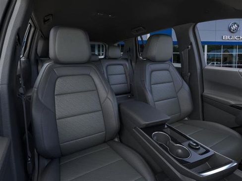 New 2026 Chevrolet Equinox LT w/ Convenience Package II image 16