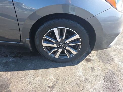 Used 2021 Nissan Versa SV image 5