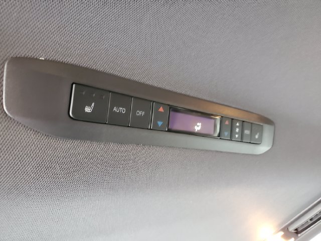 Used 2024 Toyota Sienna Platinum FWD image 11
