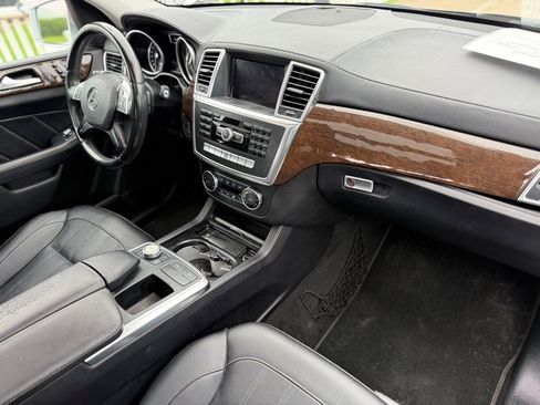 Used 2016 Mercedes-Benz GL 450 4MATIC image 17