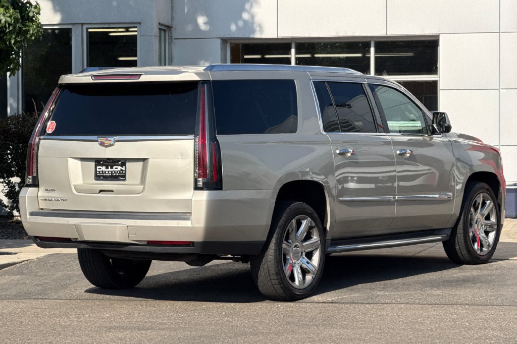 Used 2015 Cadillac Escalade ESV Luxury AWD/4WD image 7