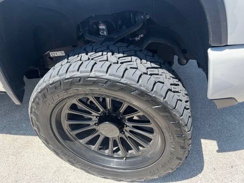 Used 2025 Chevrolet Silverado 2500 High Country AWD/4WD image 17