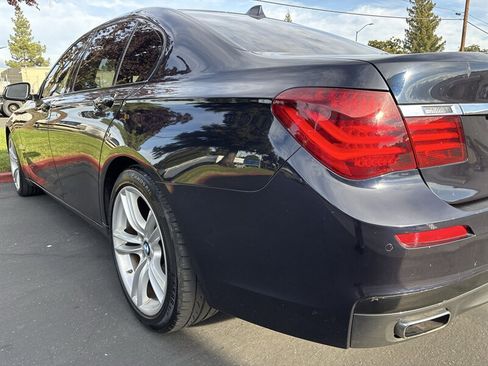 Used 2015 BMW 750i image 11