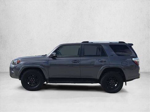 Used 2022 Toyota 4Runner SR5 Premium w/ Moonroof Package RWD image 9