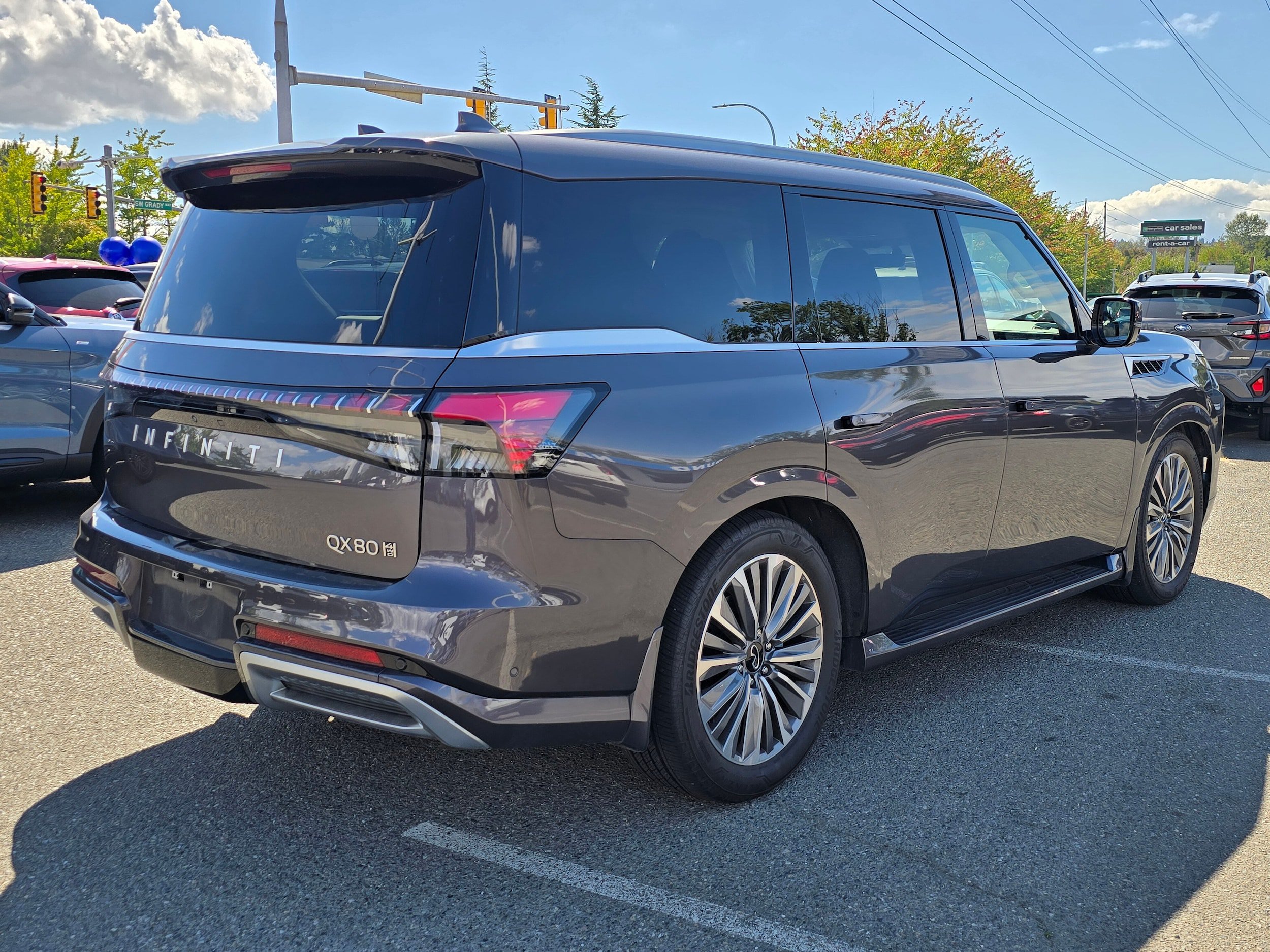 Used 2025 INFINITI QX80 Luxe AWD/4WD image 5