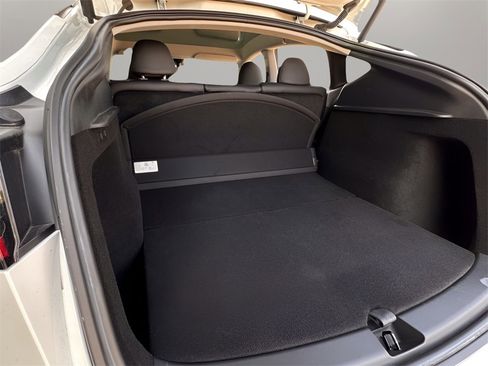 Used 2023 Tesla Model Y Long Range image 24