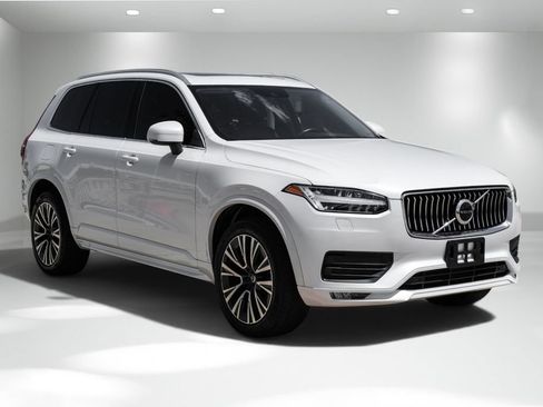 Used 2021 Volvo XC90 T6 Momentum w/ Climate Package AWD/4WD image 8