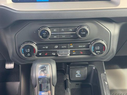 New 2025 Ford Bronco Outer Banks image 18