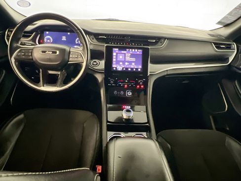 Used 2021 Jeep Grand Cherokee L Laredo image 30