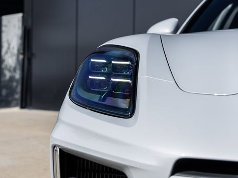 Used 2024 Porsche Panamera 4 image 17