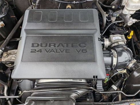 Used 2010 Ford Escape XLT image 28