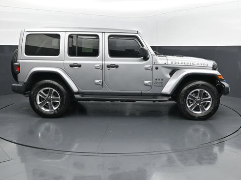 Used 2020 Jeep Wrangler Unlimited Sahara AWD/4WD image 6