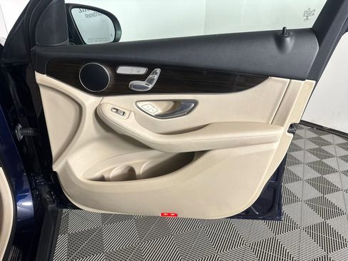 Used 2021 Mercedes-Benz GLC 300 image 15