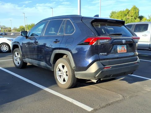 Used 2021 Toyota RAV4 XLE AWD/4WD image 3