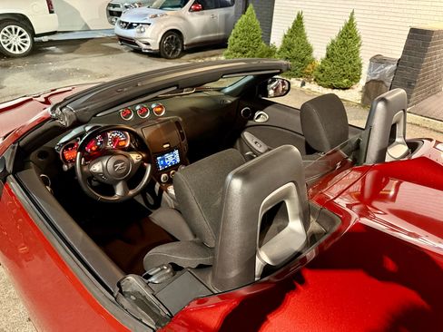 Used 2016 Nissan 370Z Roadster image 15