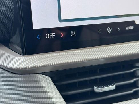 New 2026 Ford Explorer Active w/ Active Comfort Package image 17