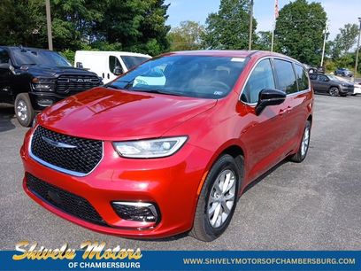 New 2025 Chrysler Pacifica Select