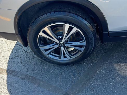 Used 2019 Nissan Rogue SV w/ Premium Package AWD/4WD image 30