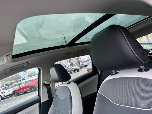 New 2026 Volkswagen Taos SE image 15