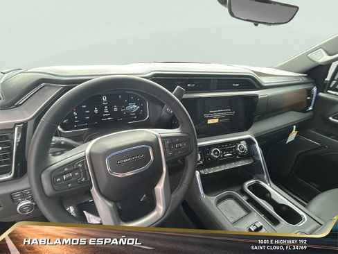 New 2026 GMC Sierra 2500 Denali w/ Denali Reserve Package image 19