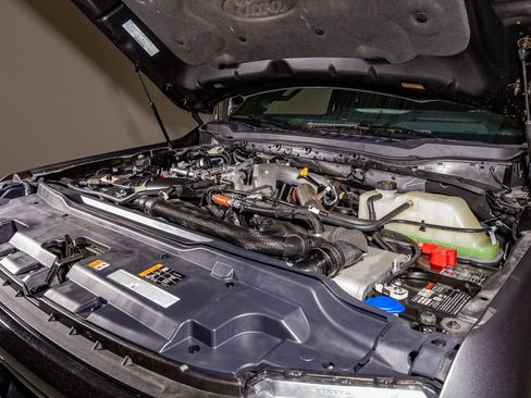 Used 2025 Ford F350 Platinum w/ FX4 Off-Road Package image 40