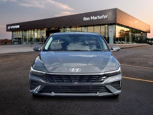 New 2026 Hyundai Elantra Hybrid FWD image 12