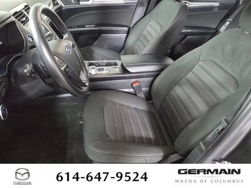 Used 2019 Ford Fusion SE FWD image 18