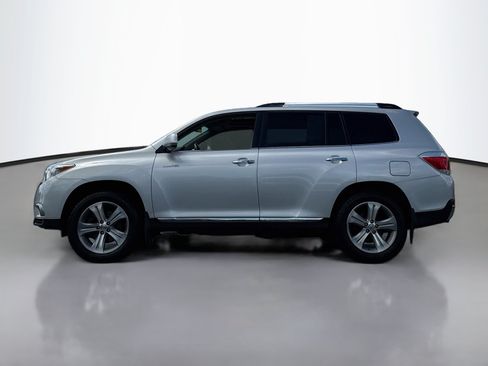 Used 2012 Toyota Highlander Limited w/ Tow Pkg AWD/4WD image 4