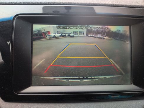 Used 2017 Kia Niro LX image 11