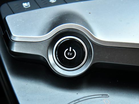 Used 2023 Kia EV6 Wind w/ Wind Technology Package AWD/4WD image 39