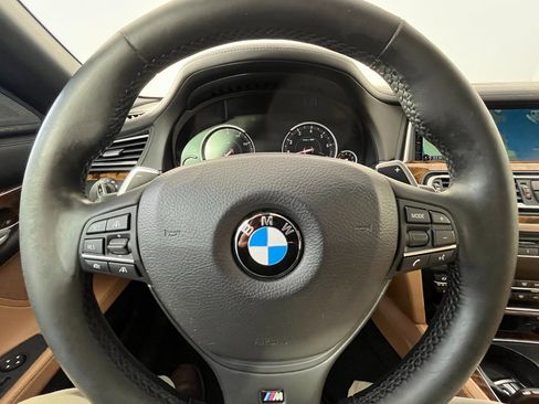 Used 2015 BMW 750Li xDrive image 15